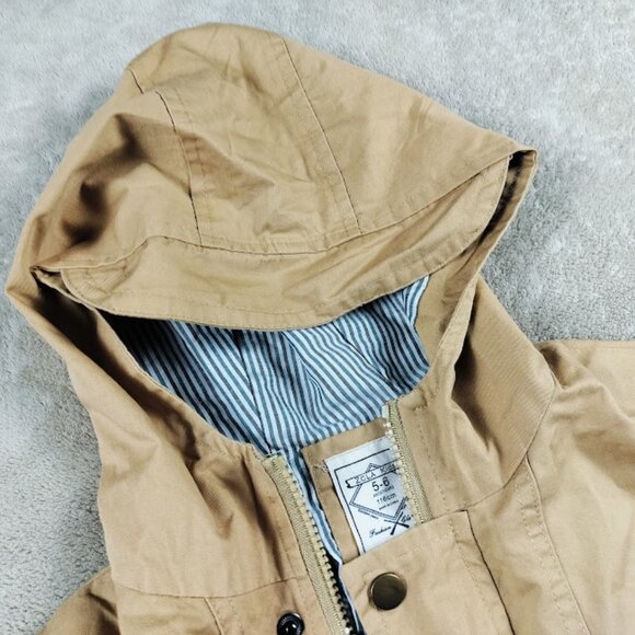 Khaki Cutie: Girls' Jacket in Size 5-6 - Picture 6 of 11